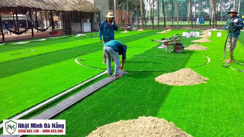 Giá Làm Sân Cỏ Nhân Tạo Xanh Nhật Minh Đà Nẵng