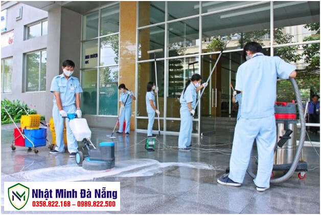 Vệ sinh các khu bệnh viện