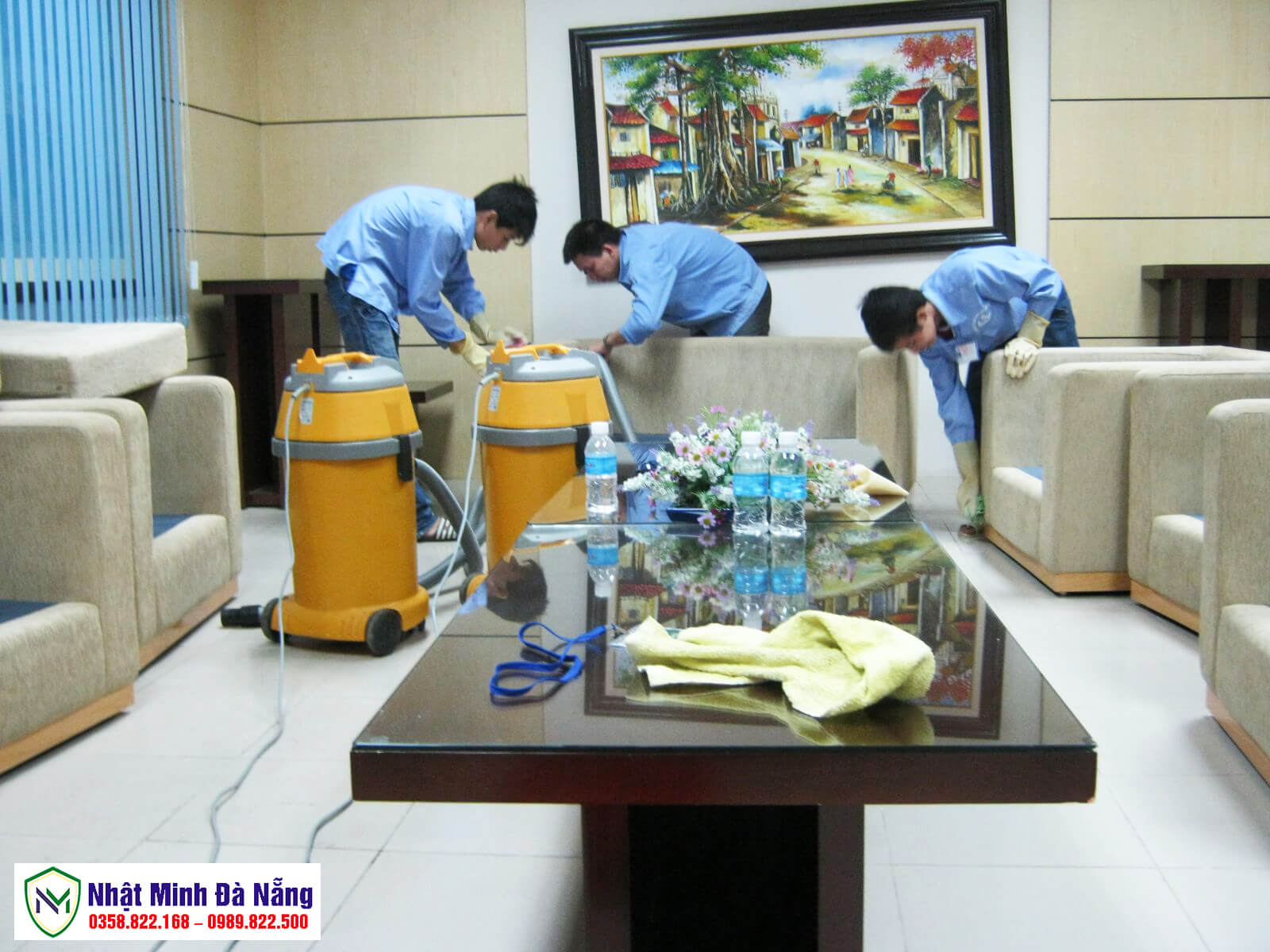 Thực hiện dọn dẹp văn phòng