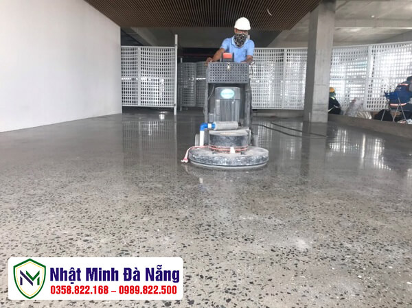 Đánh bóng sàn bê tông sáng bóng